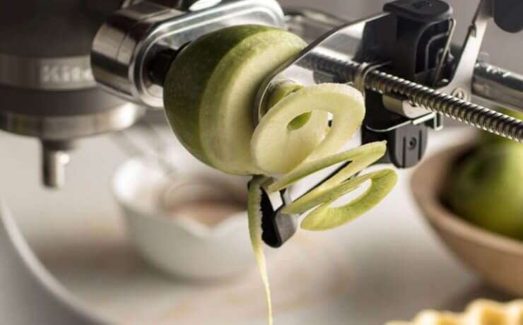 螺旋器附件螺旋一个绿苹果。＂class=